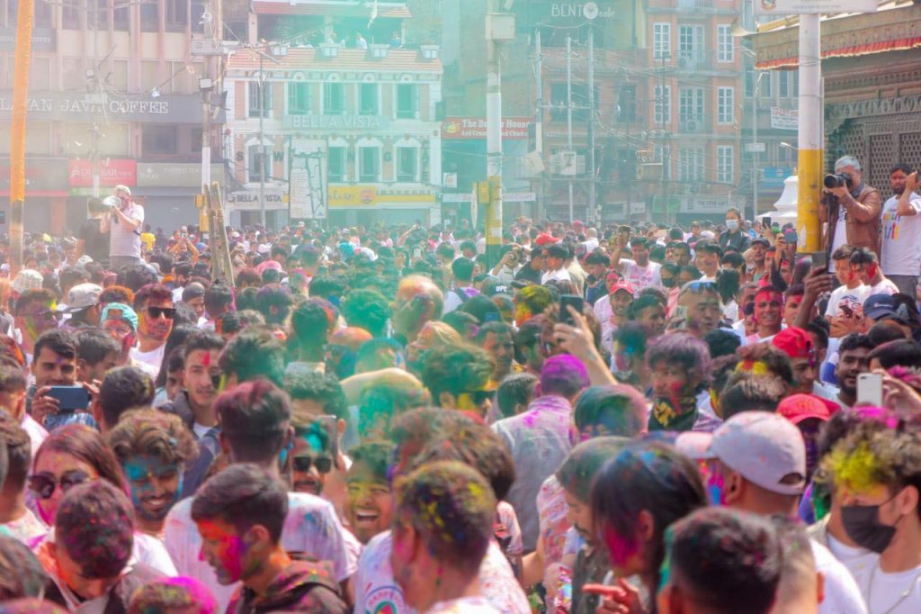 होलीमा रंगिएको वसन्तपुर {तस्बिरहरू}